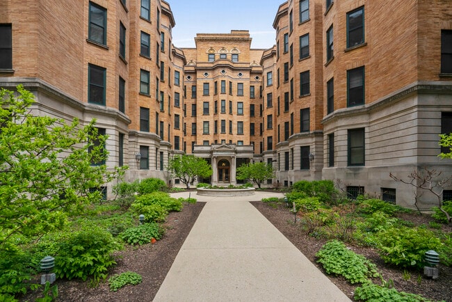 property at 550 W Surf St