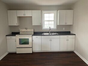 2839 Burbank Dr in Charlotte, NC - Building Photo - Building Photo