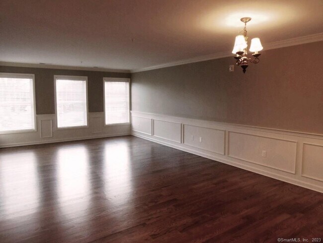 67 W Main St-Unit -123 in Clinton, CT - Building Photo - Building Photo