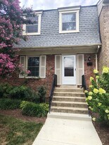 5956 Westchester Park Dr in College Park, MD - Building Photo