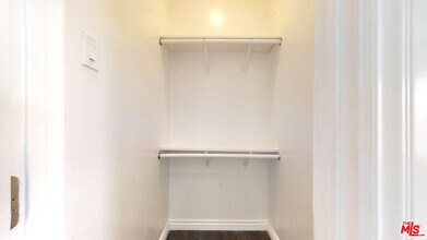 334 Heliotrope Dr in Los Angeles, CA - Building Photo - Building Photo