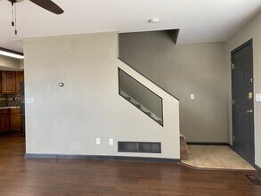 1209 Pinewood Dr in Osage Beach, MO - Foto de edificio - Building Photo