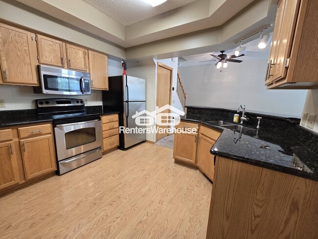 10962 Highland Rd in Minneapolis, MN - Building Photo - Building Photo