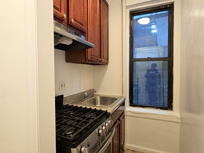 515 W 168th St, Unit 1J in New York, NY - Building Photo - Building Photo