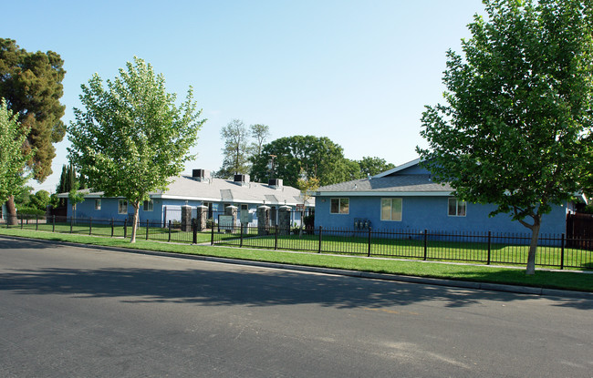 Addy B Apartments in Fresno, CA - Building Photo - Building Photo