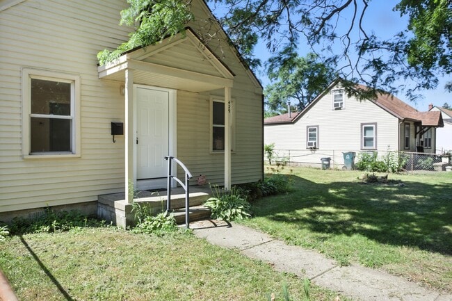 property at 429 W Bernhard Ave