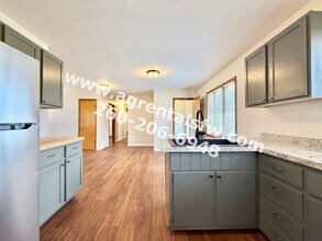 2105 Gillmore Dr in Fort Wayne, IN - Building Photo - Building Photo