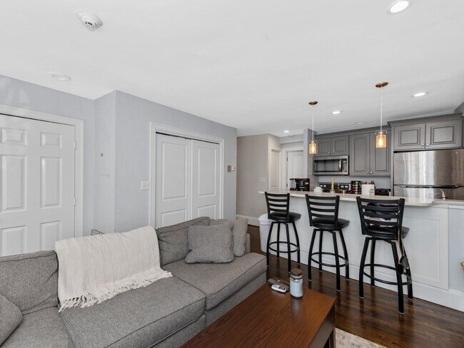 83 Main St in Boston, MA - Building Photo - Building Photo