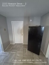 2233 Hanser Dr in Covington, KY - Building Photo - Building Photo