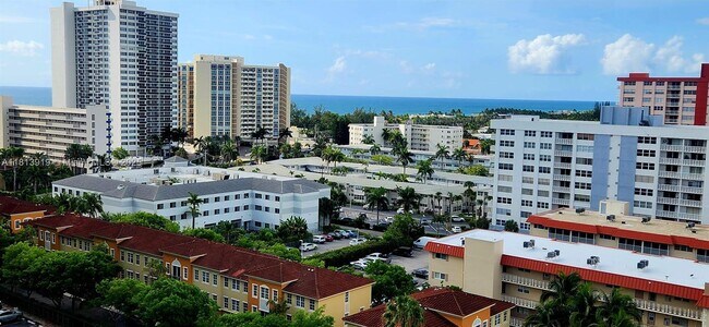 2017 S Ocean Dr, Unit 1408 in Hallandale Beach, FL - Building Photo - Building Photo