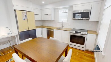 36 Shepard St in Boston, MA - Building Photo - Building Photo