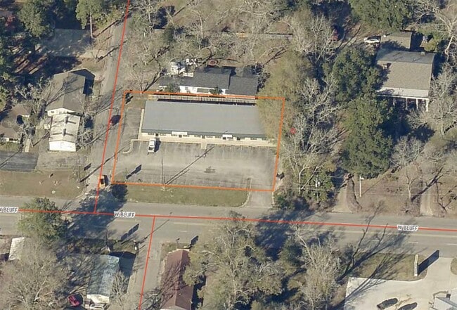 property at 104 N Pecan St