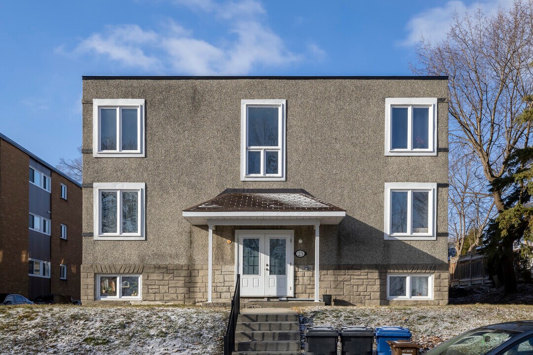 25 Boucherville St in Gatineau, QC - Building Photo