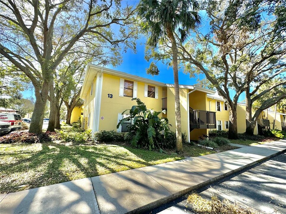 3001 58th Ave S in St. Petersburg, FL - Building Photo