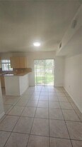 1301 SE 28th Ln in Homestead, FL - Building Photo