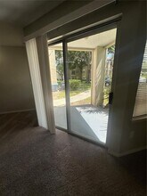 7350 Westpointe Blvd in Orlando, FL - Foto de edificio - Building Photo