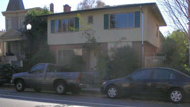 1708 N St in Sacramento, CA - Building Photo - Building Photo