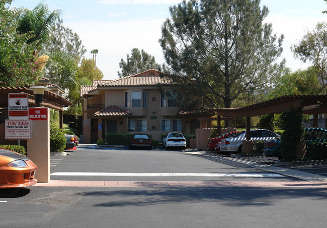 La Mesa Park in La Mesa, CA - Foto de edificio - Building Photo