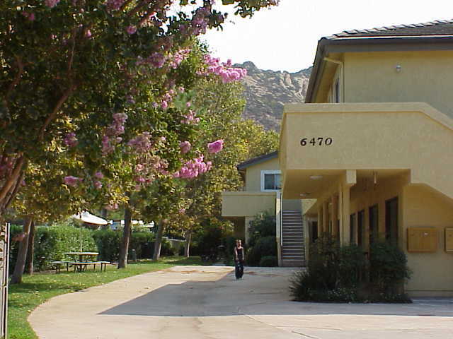 6470 Katherine Rd in Simi Valley, CA - Building Photo