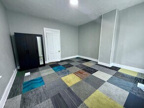 7 W Hollister St in Cincinnati, OH - Building Photo - Building Photo