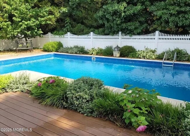property at 100 Wicklow Ct