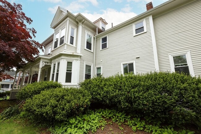50 Maple St in Braintree, MA - Building Photo - Building Photo
