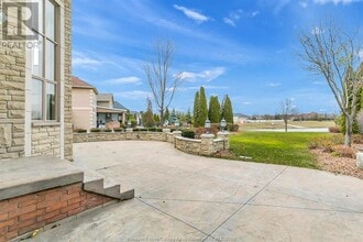 1585 Stoneybrook Crescent in Windsor, ON - Building Photo - Building Photo