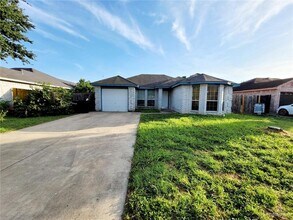 18 Flamingo Ave in McAllen, TX - Building Photo - Building Photo