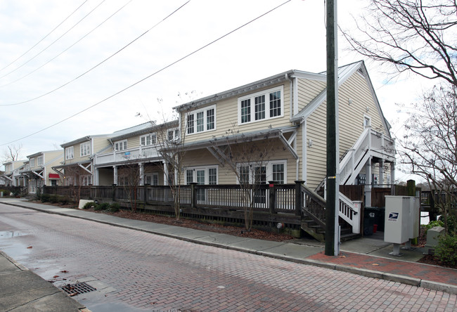 Riverwalk Condominiums in Wilmington, NC - Building Photo - Building Photo