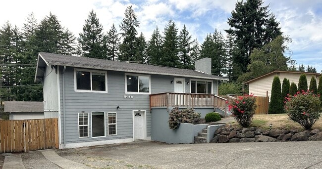 5018 66th Ave Ct W in University Place, WA - Building Photo - Building Photo