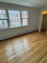 28 Chestnut St, Unit 28A in Greenvale, NY - Building Photo - Building Photo