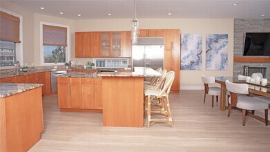 825 Dune Rd in Westhampton Beach, NY - Building Photo - Building Photo