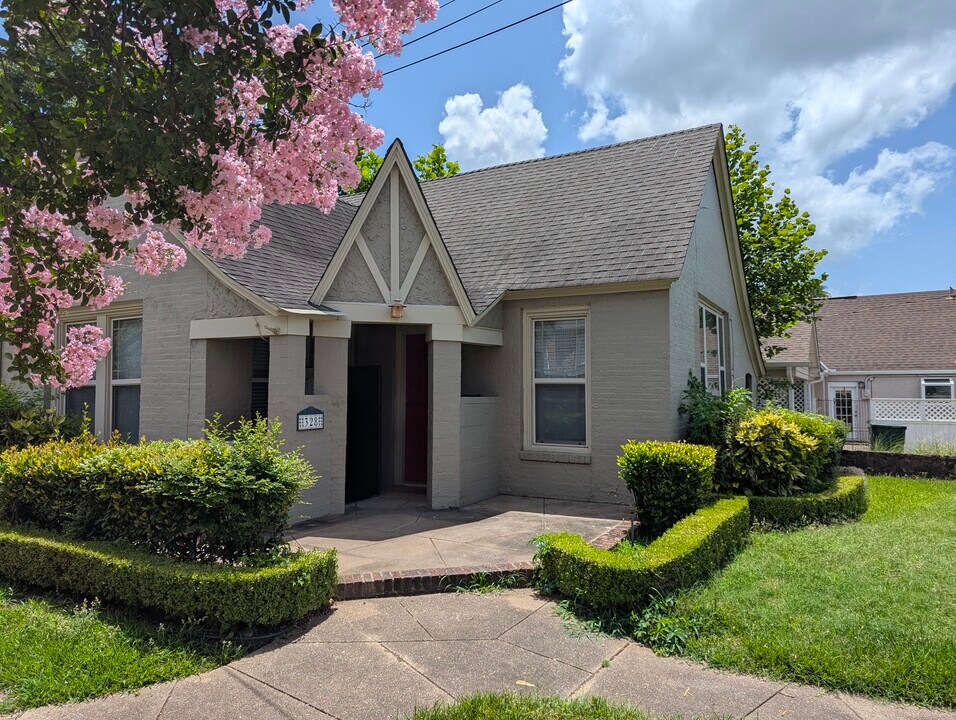 328 Mockingbird Ln in Tyler, TX - Foto de edificio