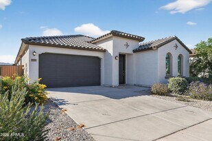 2555 W Sunland Ave in Phoenix, AZ - Building Photo