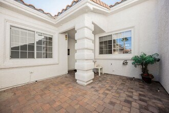 10017 Oak Creek Canyon Ave in Las Vegas, NV - Building Photo - Building Photo