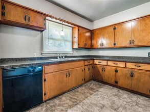 1800 Melrose Dr in Norman, OK - Building Photo - Building Photo