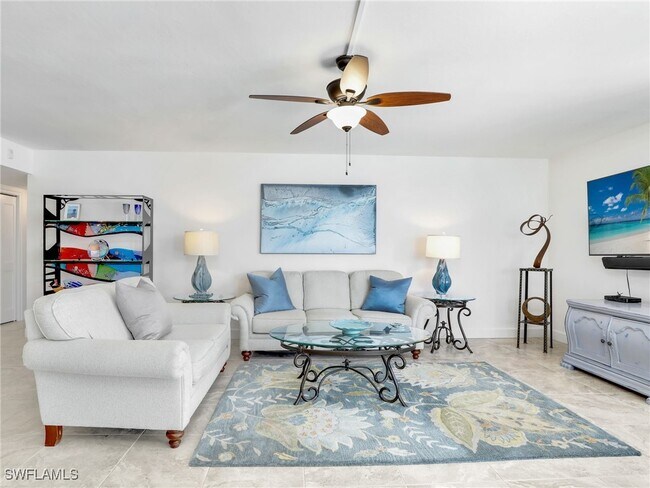 property at 3215 Gulf Shore Blvd N