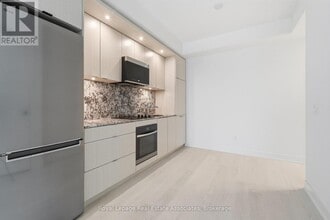 60 Central Park Roadway in Toronto, ON - Building Photo - Building Photo