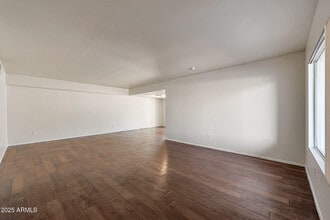 601 W Coral Gables Dr in Phoenix, AZ - Building Photo - Building Photo