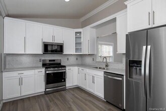 109 Village Green Dr in Port Jefferson Station, NY - Building Photo - Building Photo