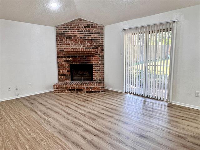7554 Boxwood Ct in Fort Worth, TX - Foto de edificio - Building Photo