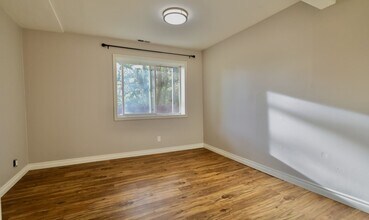 17305 Dayton Ave N in Shoreline, WA - Building Photo - Building Photo