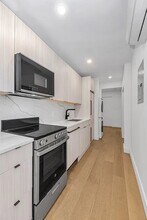 166 E 7th St, Unit 1B in New York, NY - Building Photo - Building Photo