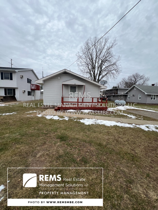 151 W Adams St in Wisconsin Dells, WI - Building Photo - Building Photo