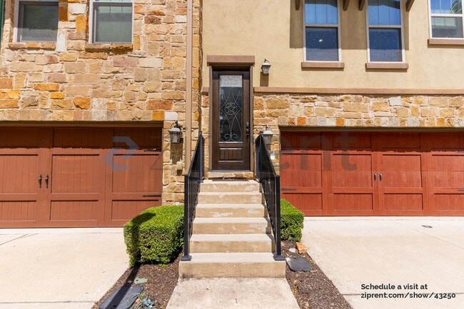 property at 1025 Highknoll Ln