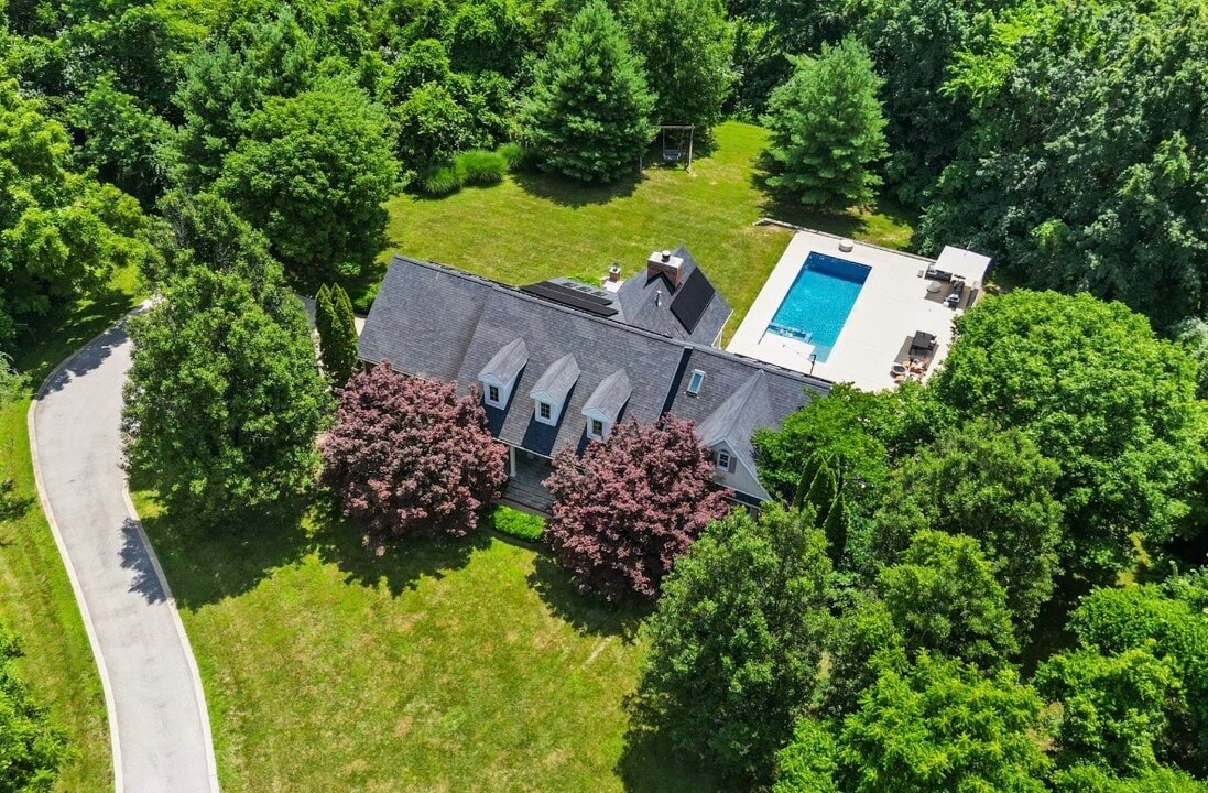 233 Forest Ct in Edwardsville, IL - Building Photo