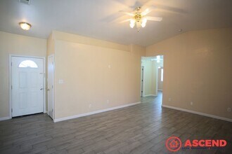 234 W Pilot Ave in Bakersfield, CA - Building Photo - Building Photo