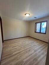 18 Stonehaven Dr, Unit 4 in Sun Prairie, WI - Foto de edificio - Building Photo