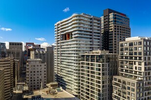 Le Peterson in Montréal, QC - Building Photo
