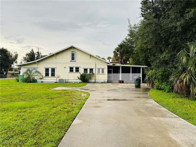 2952 Jackson St in Ft. Myers, FL - Building Photo - Building Photo